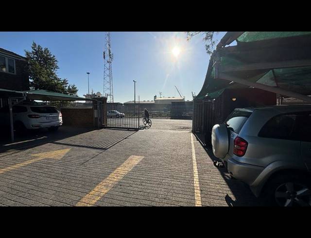 BUSINESS PROPERTY TO RENT IN FORESHORE